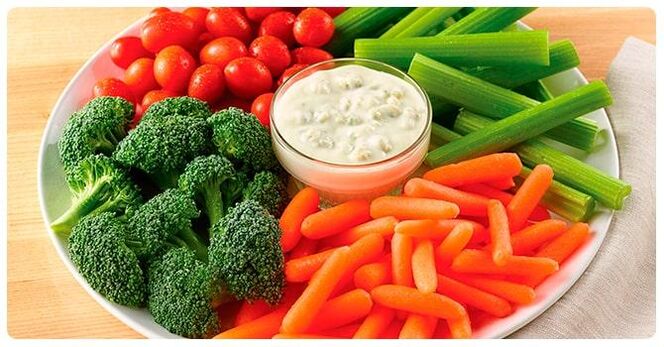 W dniu warzywnym diety sześciopłatkowej spożywa się zarówno warzywa surowe, jak i gotowane. 